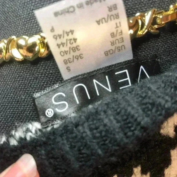 VENUS  Women’s size Small - Picture 10 of 13